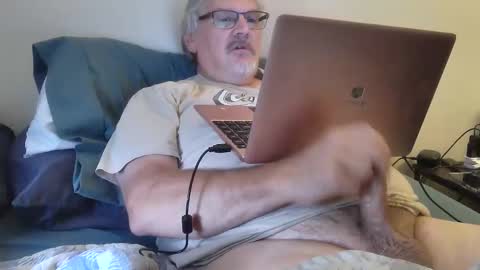 Snapshot of kingtongue10 chatting on 06-01-26, 07:59 kingtongue10 online show from 06-01-26, 07:59