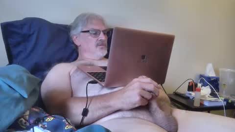Snapshot of kingtongue10 chatting on 06-05-26, 03:18 kingtongue10 online show from 06-05-26, 03:18