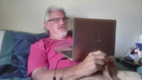 Snapshot of kingtongue10 chatting on 06-11-26, 08:40 kingtongue10 online show from 06-11-26, 08:40