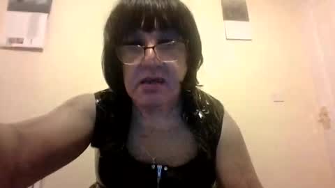 Snapshot of kingwillywoo chatting on 12-18-24, 01:45 Cynthia Pvc lips online show from 12-18-24, 01:45