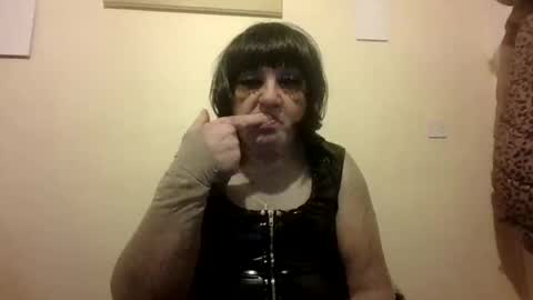 Snapshot of kingwillywoo chatting on 01-07-25, 04:16 Cynthia Pvc lips online show from 01-07-25, 04:16