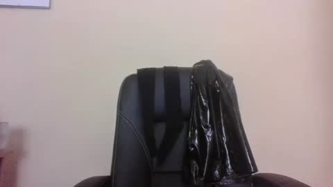 Snapshot of kingwillywoo chatting on 01-09-25, 02:07 Cynthia Pvc lips online show from 01-09-25, 02:07