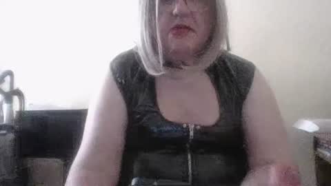 Snapshot of kingwillywoo chatting on 06-18-26, 01:37 Cynthia Pvc lips online show from 06-18-26, 01:37