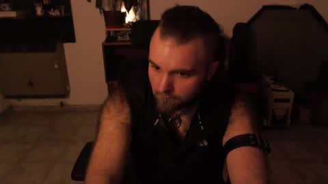 Snapshot of kinkracc chatting on 09-15-25, 06:35 kinkRacc online show from 09-15-25, 06:35