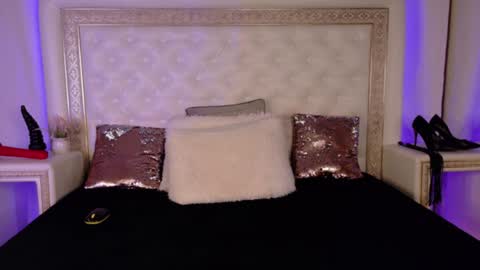 Courtney online show from 01-17-25, 01:04