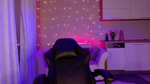 Courtney online show from 02-04-25, 12:29