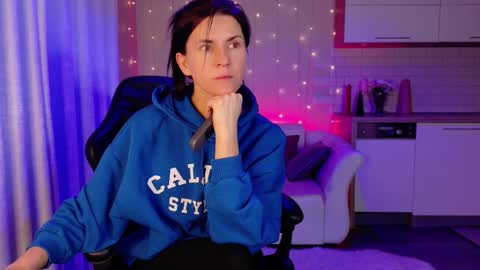 Courtney online show from 02-12-25, 12:27