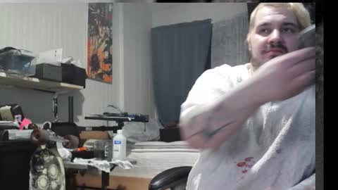 Snapshot of kinkybiguy14 chatting on 03-05-26, 04:30 Kinky Cassie online show from 03-05-26, 04:30