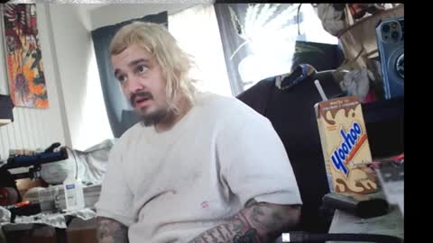 Snapshot of kinkybiguy14 chatting on 03-05-26, 09:11 Kinky Cassie online show from 03-05-26, 09:11