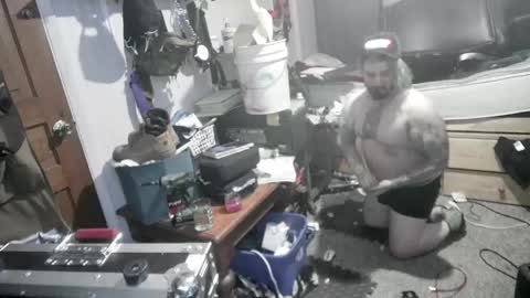 Snapshot of kinkybiguy14 chatting on 05-08-26, 08:41 Kinky Cassie online show from 05-08-26, 08:41