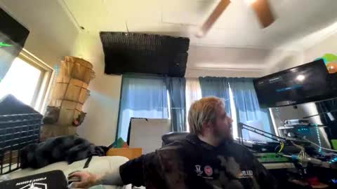 Snapshot of kinkybiguy14 chatting on 06-07-26, 02:43 Kinky Cassie online show from 06-07-26, 02:43