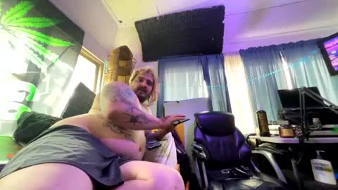Snapshot of kinkybiguy14 chatting on 06-09-26, 01:56 Kinky Cassie online show from 06-09-26, 01:56
