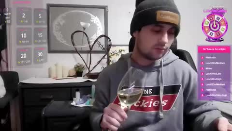 Maysie and Hunter online show from 12-25-24, 04:12