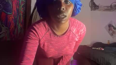 Snapshot of kinkycoupleinteracial chatting on 05-15-26, 01:56 interracialfacial online show from 05-15-26, 01:56