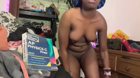 Snapshot of kinkycoupleinteracial chatting on 05-21-26, 07:43 interracialfacial online show from 05-21-26, 07:43
