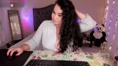 Jenny online show from 01-17-26, 04:06