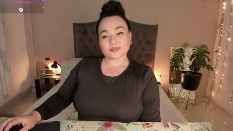 Snapshot of kinkyelise chatting on 07-09-26, 06:50 Jenny online show from 07-09-26, 06:50