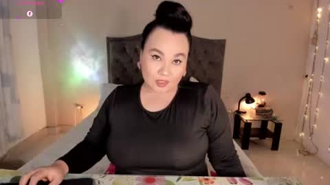 Snapshot of kinkyelise chatting on 08-09-26, 06:18 Jenny online show from 08-09-26, 06:18