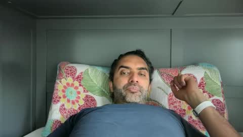Snapshot of kinkyman16 chatting on 06-02-26, 06:54 kinkyman16 online show from 06-02-26, 06:54