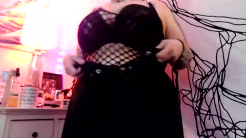 Snapshot of kinkypinkyplay2 chatting on 01-27-25, 11:43 Kinky Pinky online show from 01-27-25, 11:43