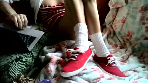 Snapshot of kinkysneakergirl chatting on 02-06-25, 05:09 KinkySneakerGirl online show from 02-06-25, 05:09