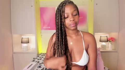 M A R A  online show from 02-12-26, 11:27