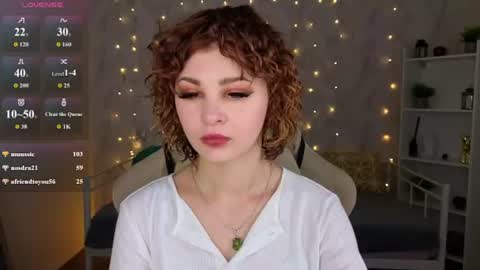 Snapshot of kira_fluffy chatting on 07-07-26, 07:23 Kira online show from 07-07-26, 07:23