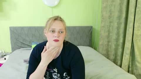 Snapshot of kira_kittyxxx chatting on 05-22-26, 11:38 Kira online show from 05-22-26, 11:38