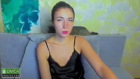 Kira  online show from 12-14-25, 06:45