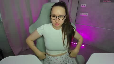 Kira online show from 12-19-25, 08:43