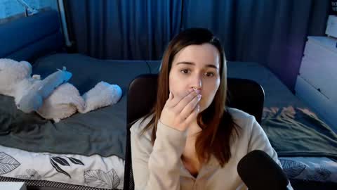 Snapshot of kira_yammy chatting on 12-12-24, 01:21 Kira  follow me  online show from 12-12-24, 01:21