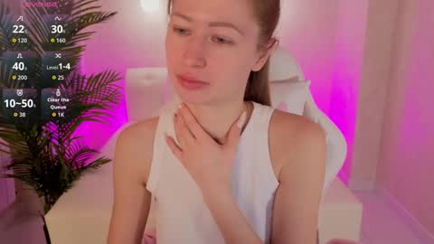 Snapshot of kirabradshow chatting on 01-11-26, 01:10 Bella online show from 01-11-26, 01:10