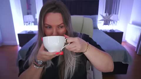 Kira online show from 03-29-26, 07:58