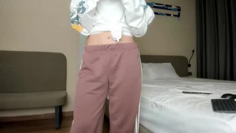 love you online show from 12-17-25, 04:24