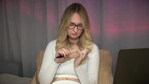 Snapshot of kirafatex chatting on 11-15-25, 02:46 KiraFatex online show from 11-15-25, 02:46