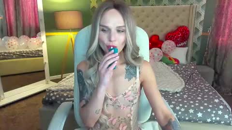 Snapshot of kiragrayyy chatting on 02-11-25, 01:41 kiragrayyy online show from 02-11-25, 01:41