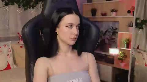Snapshot of kiralilime chatting on 02-15-25, 04:23 Kira    online show from 02-15-25, 04:23