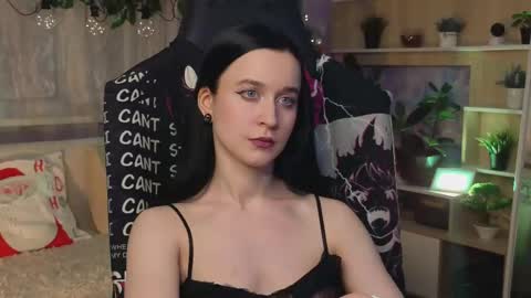 Snapshot of kiralilime chatting on 03-11-25, 07:25 Kira    online show from 03-11-25, 07:25