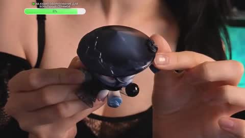 Snapshot of kiralilime chatting on 10-25-25, 11:32 Kira    online show from 10-25-25, 11:32