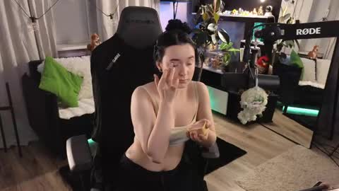 Kira    online show from 04-08-26, 07:47