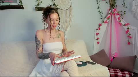 little vampire online show from 10-24-25, 07:05