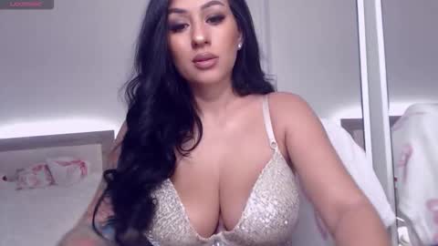 Snapshot of kiramaes chatting on 01-18-26, 12:09 kiramaes online show from 01-18-26, 12:09