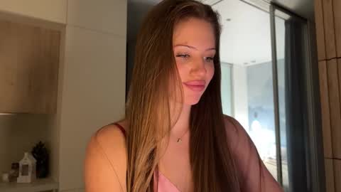 Snapshot of kiramystery chatting on 03-17-26, 04:32 Kira online show from 03-17-26, 04:32