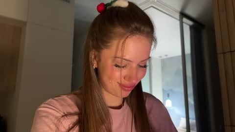 Snapshot of kiramystery chatting on 03-18-26, 05:05 Kira online show from 03-18-26, 05:05