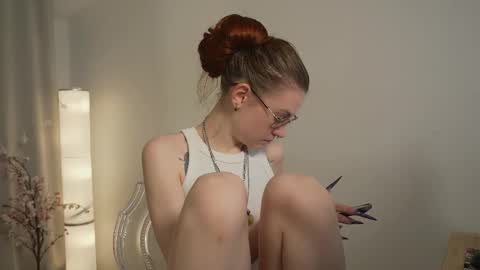 Snapshot of kiraninetails chatting on 09-20-25, 10:38 ARI online show from 09-20-25, 10:38