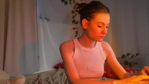 Snapshot of kiraninetails chatting on 10-06-25, 09:51 ARI online show from 10-06-25, 09:51