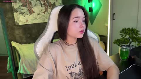 Kira online show from 02-22-25, 09:12