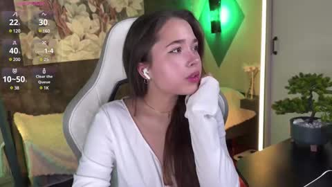 Kira online show from 03-06-25, 09:36