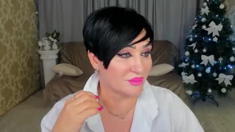 Kira online show from 12-19-25, 12:01