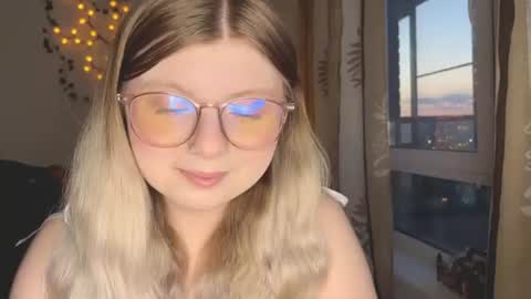 KiraYume online show from 06-17-26, 10:32